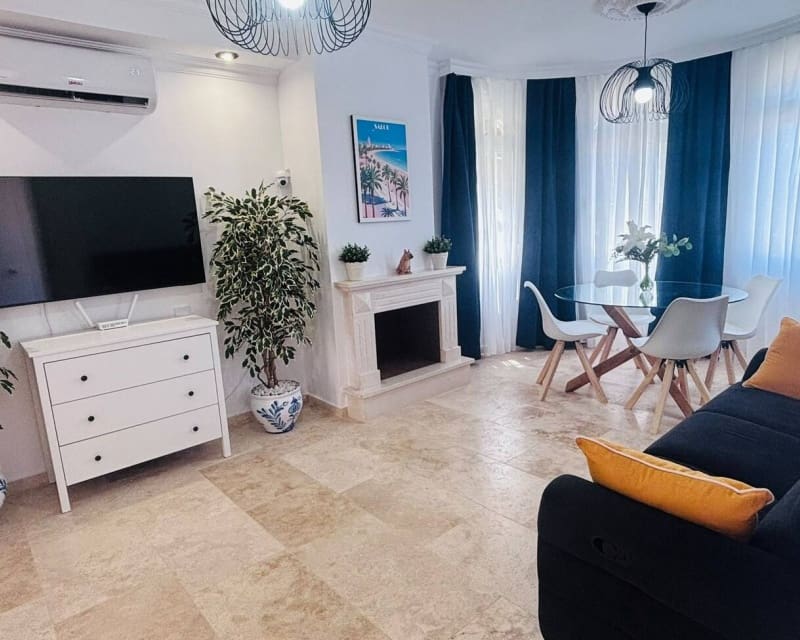 3 bedroom Villa for sale in Villamartin with pool - € 250,000 (Ref: 9950703)