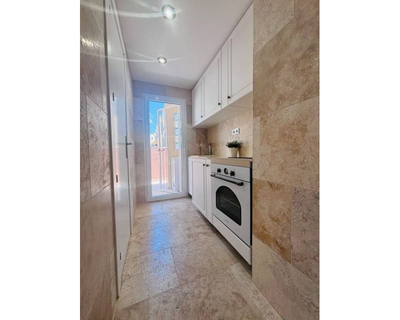 3 bedroom Villa for sale in Villamartin with pool - € 250,000 (Ref: 9950703)