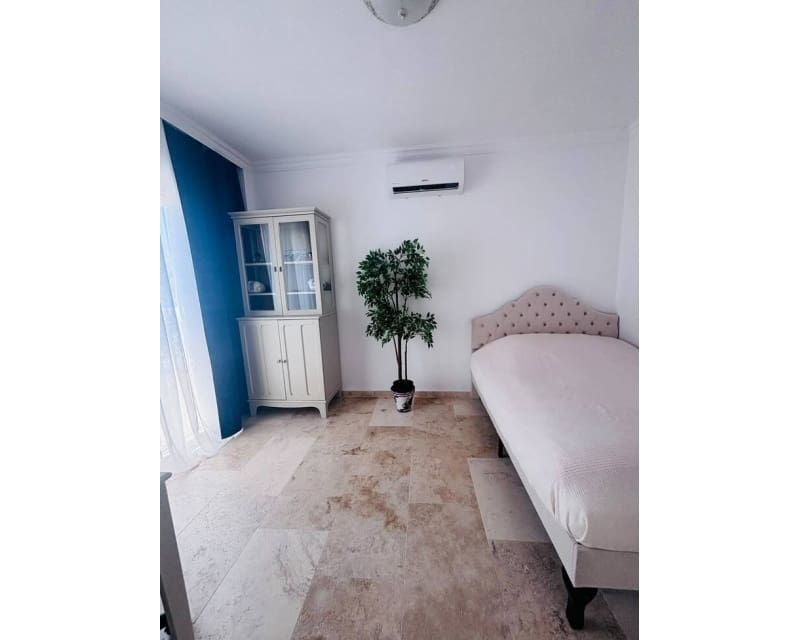 3 bedroom Villa for sale in Villamartin with pool - € 250,000 (Ref: 9950703)