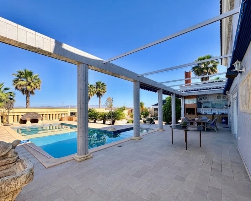 6 soveværelse Villa til salg i La Marina med swimmingpool - € 699.000 (Ref: 9950705)