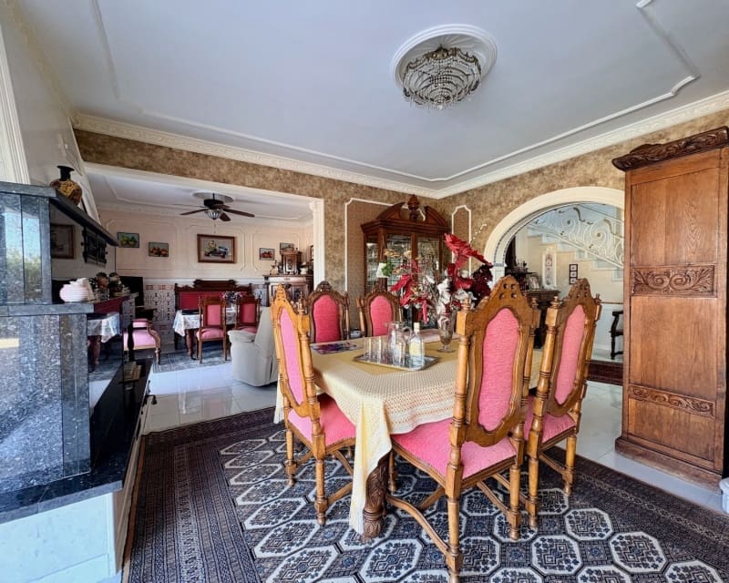 6 soveværelse Villa til salg i La Marina med swimmingpool - € 699.000 (Ref: 9950705)