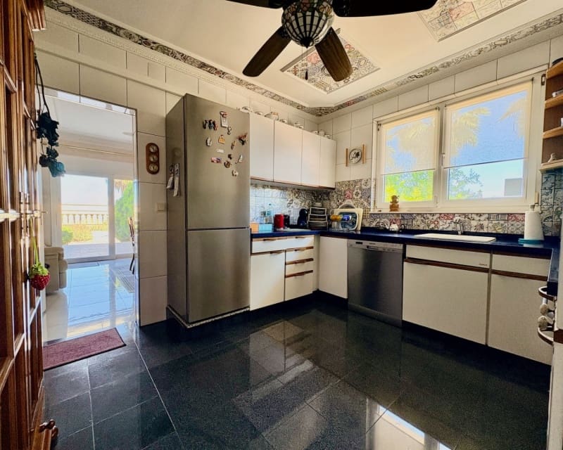 6 soveværelse Villa til salg i La Marina med swimmingpool - € 699.000 (Ref: 9950705)
