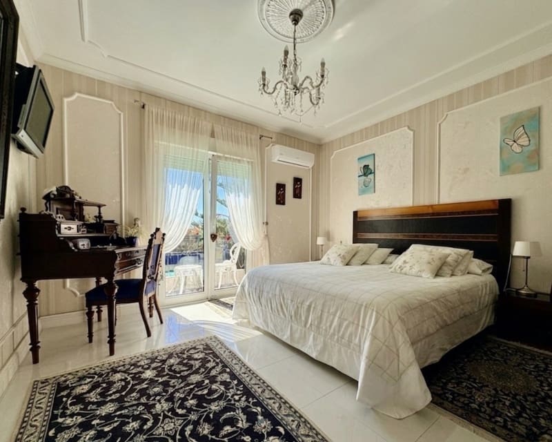 6 soveværelse Villa til salg i La Marina med swimmingpool - € 699.000 (Ref: 9950705)