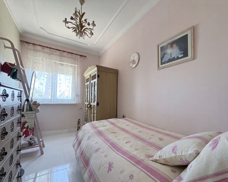 6 soveværelse Villa til salg i La Marina med swimmingpool - € 699.000 (Ref: 9950705)