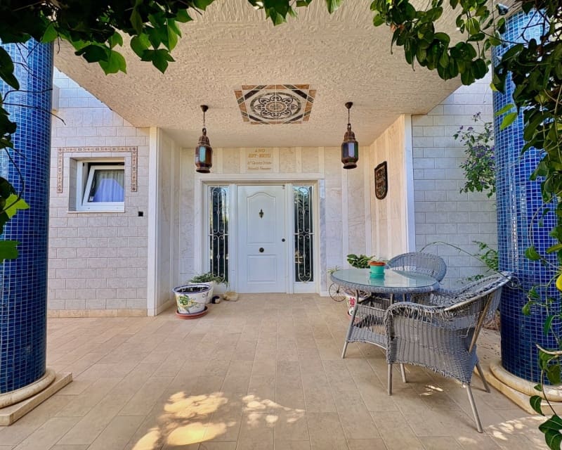 6 soveværelse Villa til salg i La Marina med swimmingpool - € 699.000 (Ref: 9950705)