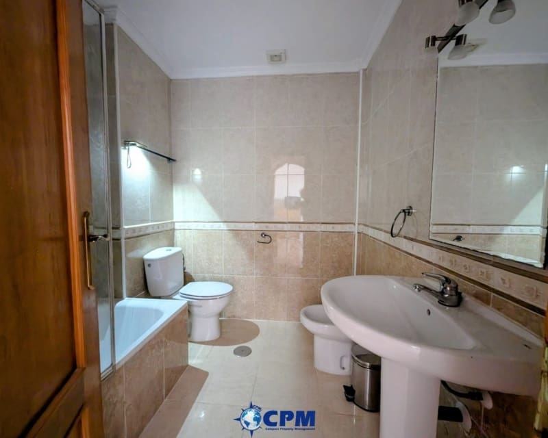 2 makuuhuone Huoneisto myytävänä paikassa Cabo Roig mukana uima-altaan - 139 500 € (Ref: 9950706)