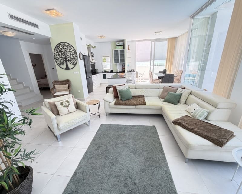4 soverom Villa til salgs i Pilar de la Horadada med svømmebasseng garasje - € 650 000 (Ref: 9950710)