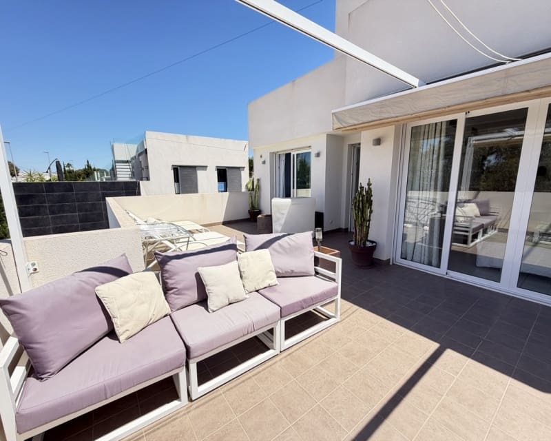 4 soverom Villa til salgs i Pilar de la Horadada med svømmebasseng garasje - € 650 000 (Ref: 9950710)