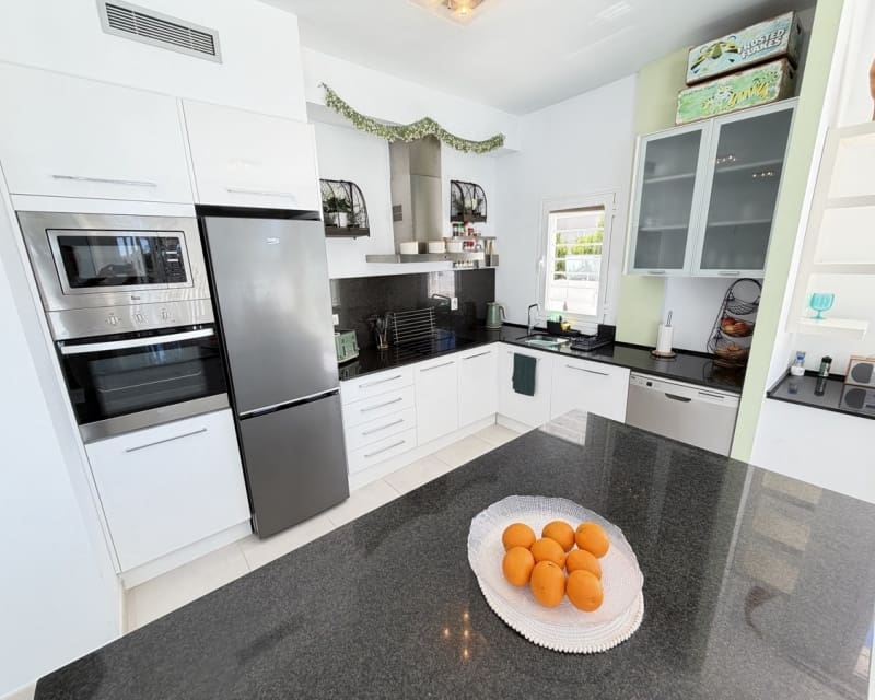 4 soverom Villa til salgs i Pilar de la Horadada med svømmebasseng garasje - € 650 000 (Ref: 9950710)