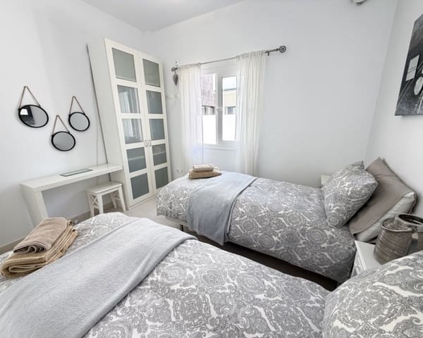 4 soverom Villa til salgs i Mil Palmeras, Pilar de la Horadada med svømmebasseng garasje - € 650 000 (Ref: 9950710)