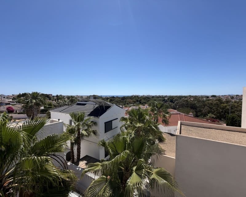 4 soverom Villa til salgs i Pilar de la Horadada med svømmebasseng garasje - € 650 000 (Ref: 9950710)