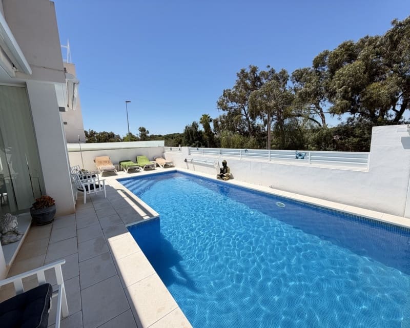 4 soverom Villa til salgs i Pilar de la Horadada med svømmebasseng garasje - € 650 000 (Ref: 9950710)