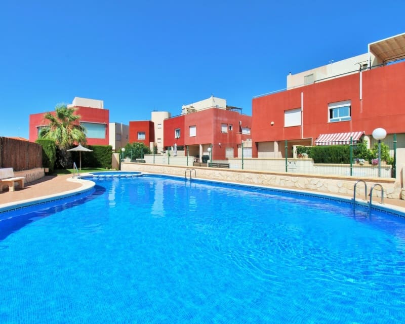 3 soveværelse Villa til salg i Villamartin med swimmingpool - € 269.000 (Ref: 9950711)