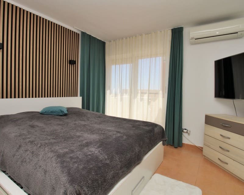 3 soveværelse Villa til salg i Villamartin med swimmingpool - € 269.000 (Ref: 9950711)