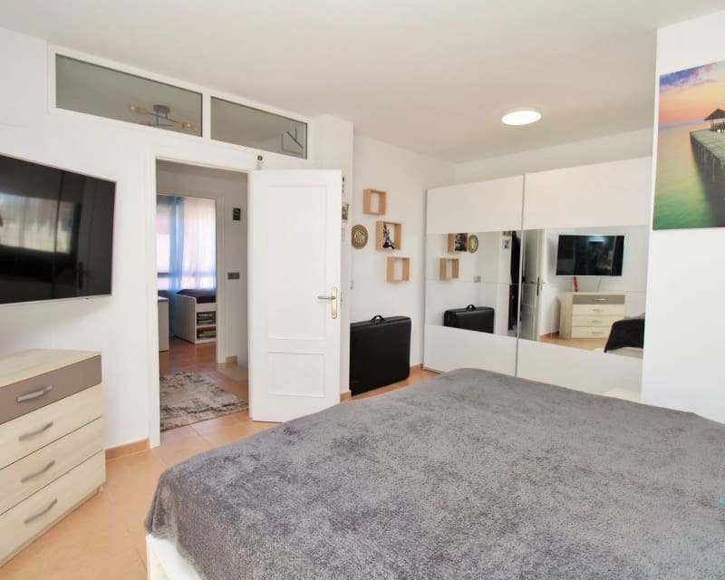 3 soveværelse Villa til salg i Villamartin med swimmingpool - € 269.000 (Ref: 9950711)