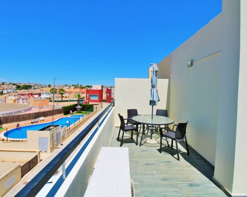 3 soveværelse Villa til salg i Villamartin med swimmingpool - € 269.000 (Ref: 9950711)