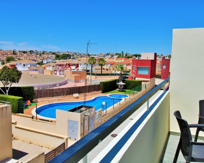 3 soveværelse Villa til salg i Villamartin med swimmingpool - € 269.000 (Ref: 9950711)
