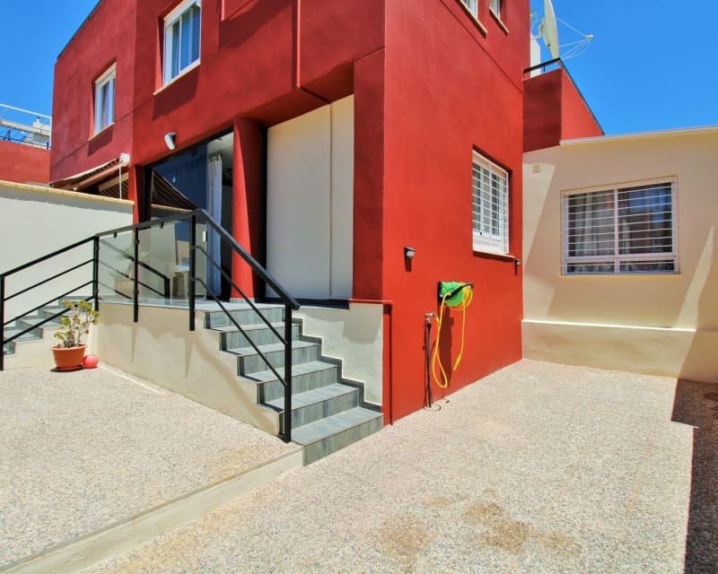 3 soveværelse Villa til salg i Villamartin med swimmingpool - € 269.000 (Ref: 9950711)