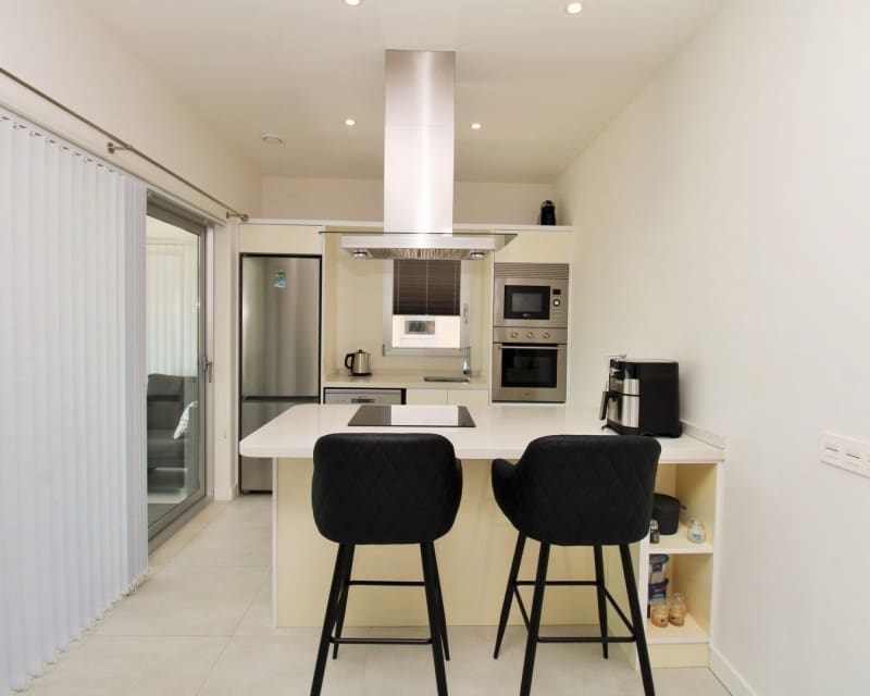 2 soverom Leilighet til salgs i Villamartin med svømmebasseng garasje - € 249 950 (Ref: 9950713)