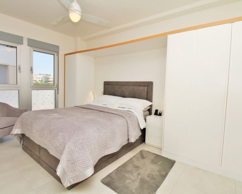 2 soverom Leilighet til salgs i Villamartin med svømmebasseng garasje - € 249 950 (Ref: 9950713)