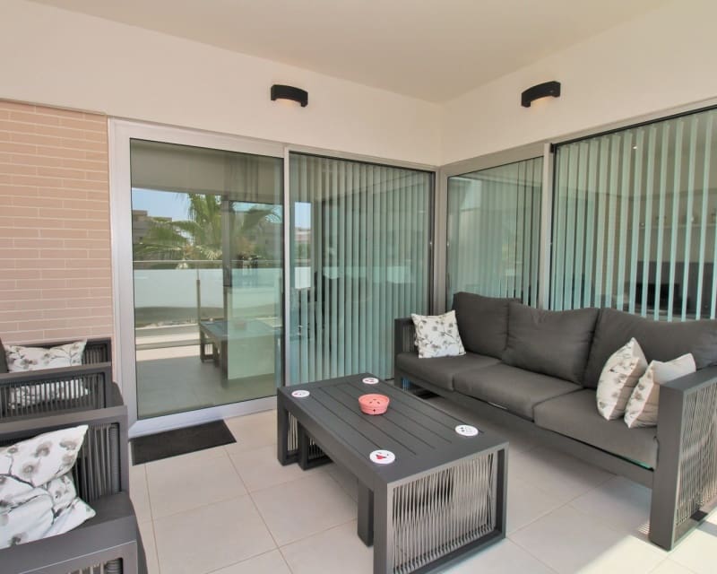 2 soverom Leilighet til salgs i Villamartin med svømmebasseng garasje - € 249 950 (Ref: 9950713)