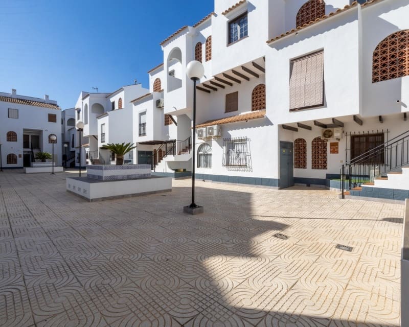 1 soveværelse Lejlighed til salg i Torrevieja med swimmingpool - € 132.000 (Ref: 9950714)