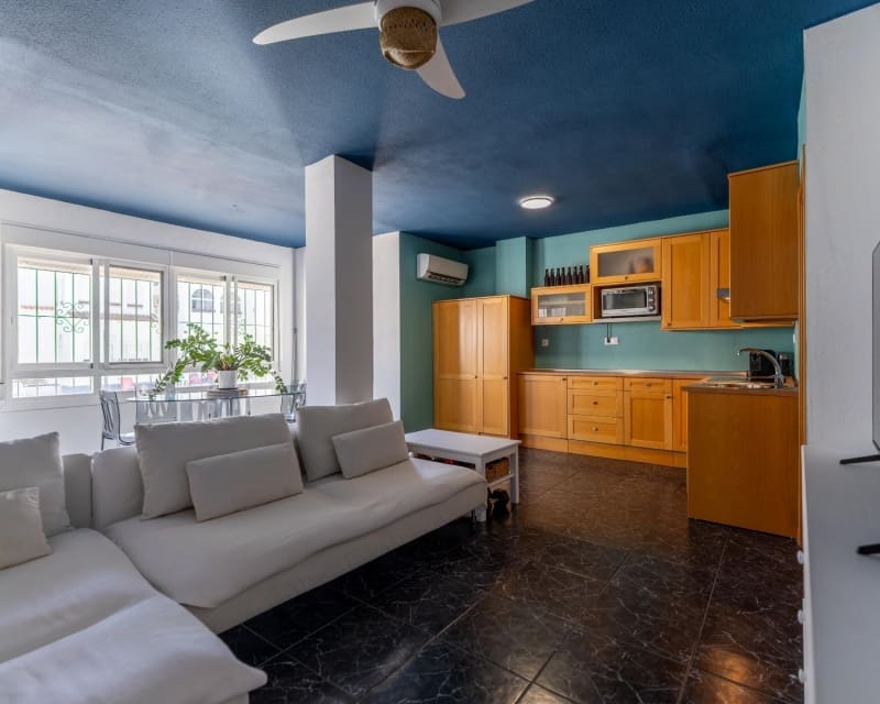 1 soveværelse Lejlighed til salg i Torrevieja med swimmingpool - € 132.000 (Ref: 9950714)