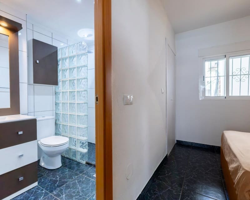 1 soveværelse Lejlighed til salg i Torrevieja med swimmingpool - € 132.000 (Ref: 9950714)