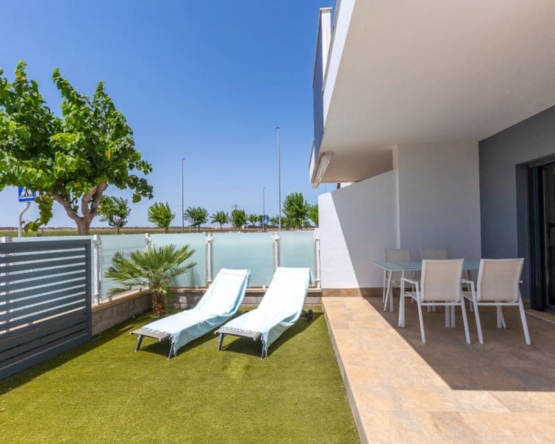 2 soverom Leilighet til salgs i Pilar de la Horadada med svømmebasseng garasje - € 195 000 (Ref: 9966859)