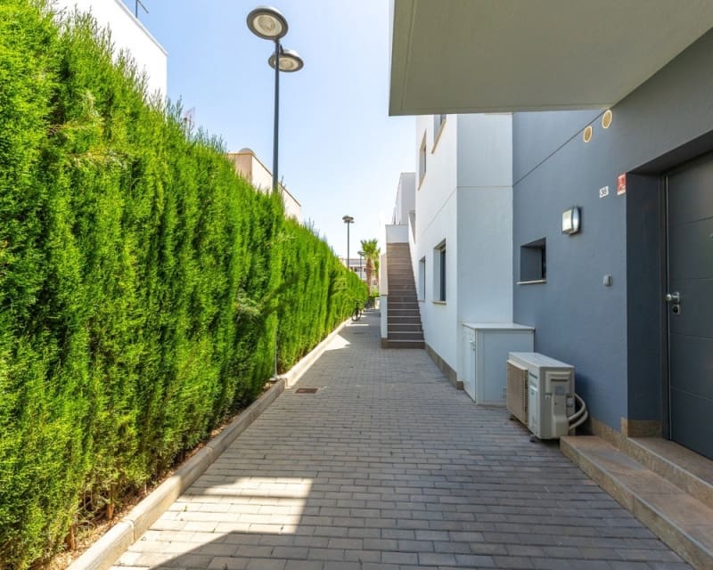 2 soverom Leilighet til salgs i Pilar de la Horadada med svømmebasseng garasje - € 195 000 (Ref: 9966859)