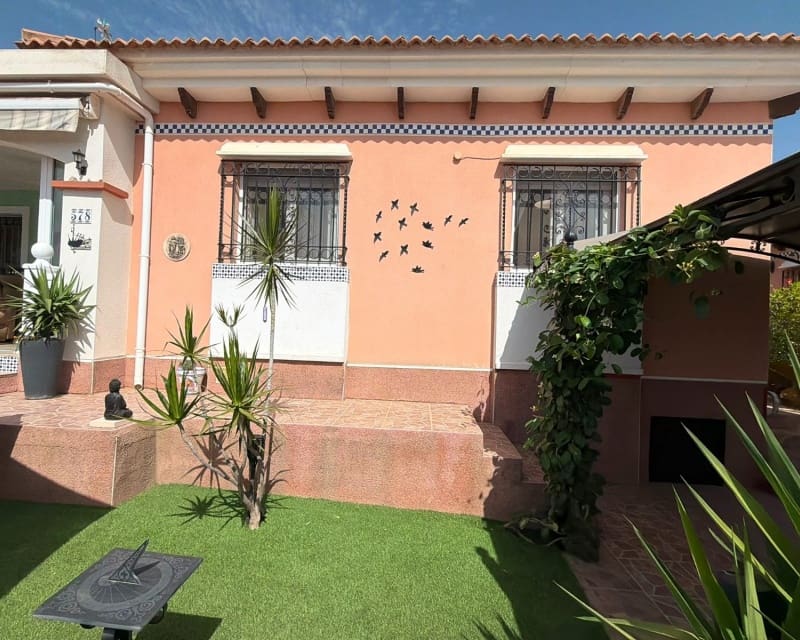 3 soverom Villa til salgs i Los Montesinos med svømmebasseng garasje - € 315 000 (Ref: 9966862)