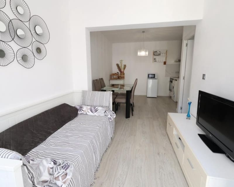 1 soveværelse Villa til salg i Torrevieja med swimmingpool - € 125.000 (Ref: 9966865)