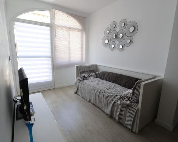 1 soveværelse Villa til salg i Puerto Deportivo, Torrevieja med swimmingpool - € 125.000 (Ref: 9966865)