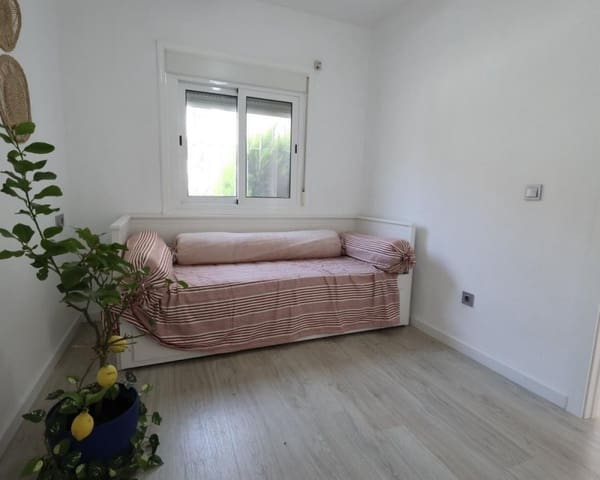 1 soveværelse Villa til salg i Puerto Deportivo, Torrevieja med swimmingpool - € 125.000 (Ref: 9966865)