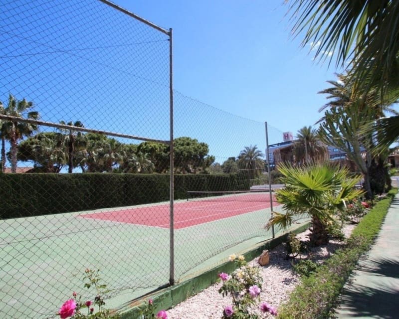 1 soveværelse Villa til salg i Torrevieja med swimmingpool - € 125.000 (Ref: 9966865)
