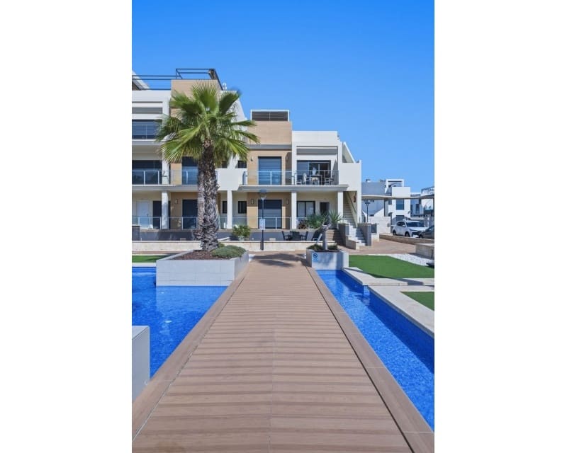 2 soveværelse Lejlighed til salg i La Zenia med swimmingpool - € 249.000 (Ref: 9966867)