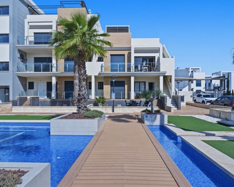 2 soveværelse Lejlighed til salg i La Zenia med swimmingpool - € 249.000 (Ref: 9966867)