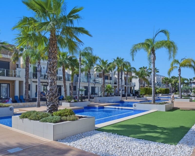 2 soveværelse Lejlighed til salg i La Zenia med swimmingpool - € 249.000 (Ref: 9966867)