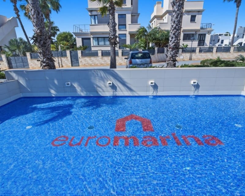 2 soveværelse Lejlighed til salg i La Zenia med swimmingpool - € 249.000 (Ref: 9966867)