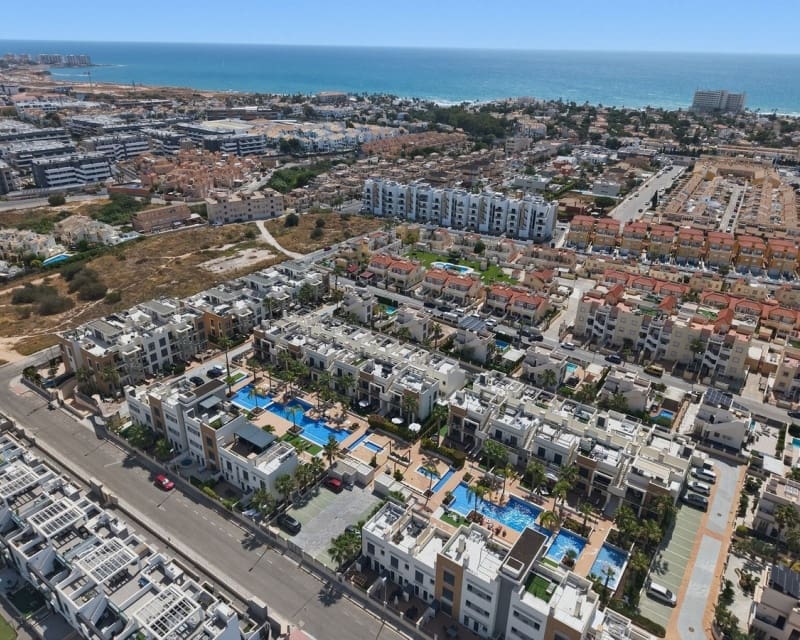 2 soveværelse Lejlighed til salg i La Zenia med swimmingpool - € 249.000 (Ref: 9966867)