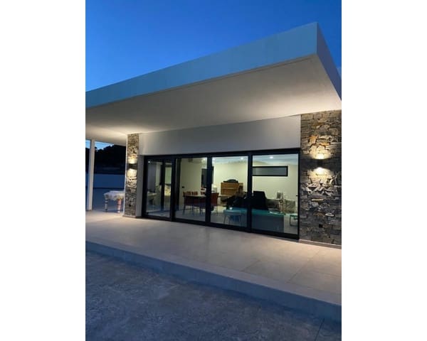 3 soverom Villa til salgs i Pinoso med svømmebasseng garasje - € 390 500 (Ref: 9966869)