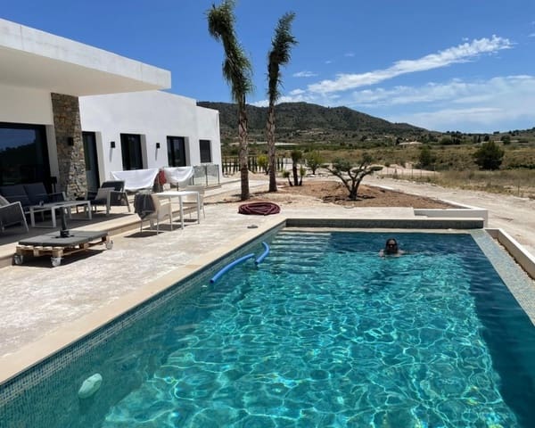 3 soverom Villa til salgs i Pinoso med svømmebasseng garasje - € 390 500 (Ref: 9966869)