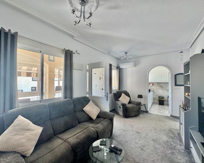 2 makuuhuone Huvila myytävänä paikassa Alicante kaupunki mukana uima-altaan 
autotalli - 245 000 € (Ref: 9966870)