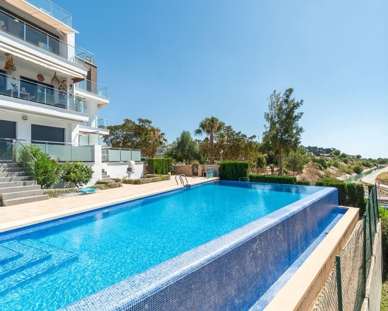 3 sovrum Lägenhet till salu i Villamartin med pool garage - 349 900 € (Ref: 9966872)
