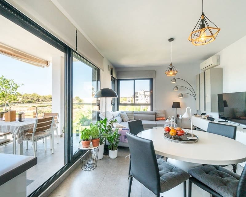3 sovrum Lägenhet till salu i Villamartin med pool garage - 349 900 € (Ref: 9966872)