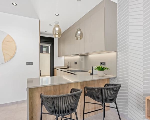 3 soveværelse Villa til salg i Villamartin, Orihuela med swimmingpool garage - € 475.000 (Ref: 9966875)