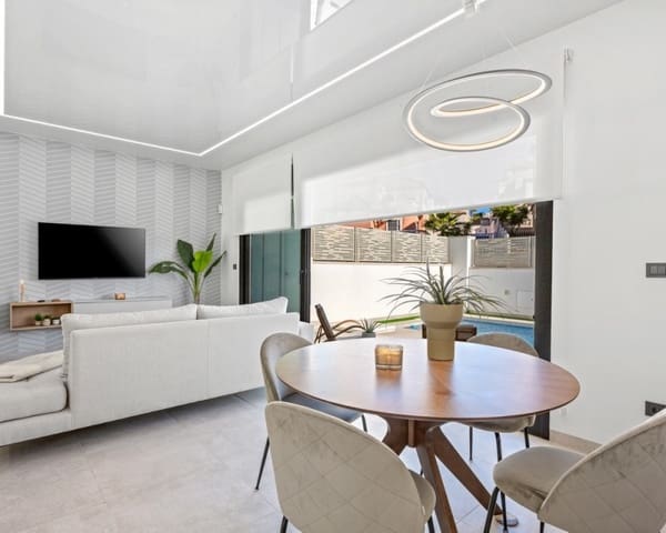 3 soveværelse Villa til salg i Villamartin, Orihuela med swimmingpool garage - € 475.000 (Ref: 9966875)