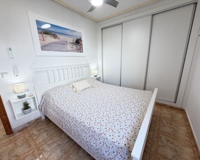 2 soveværelse Lejlighed til salg i La Zenia med swimmingpool - € 199.999 (Ref: 9966877)