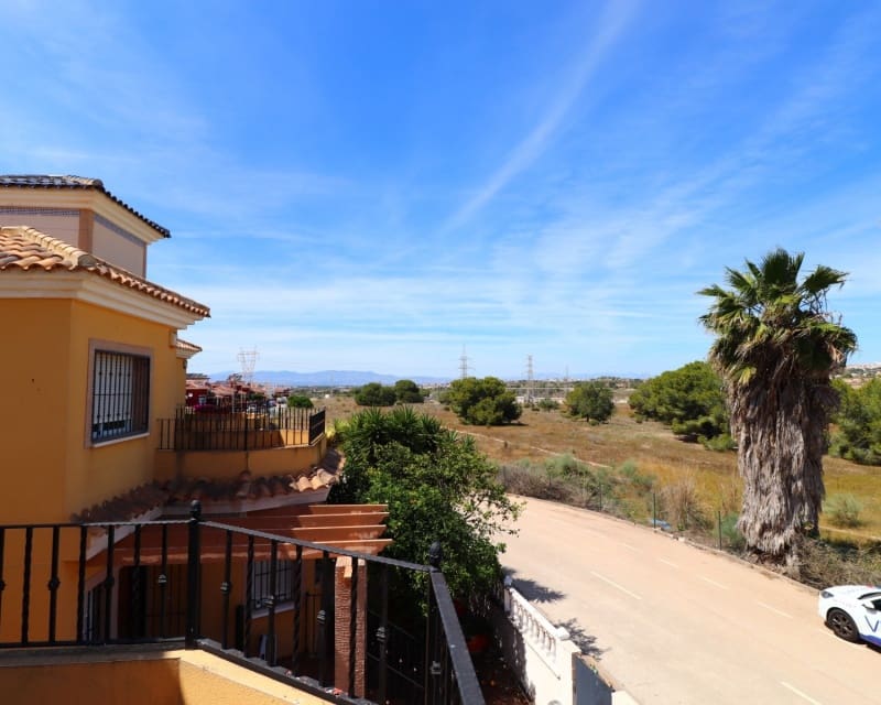 5 camera da letto Villa in vendita in Lo Crispin con piscina garage - 299.950 € (Rif: 9966880)