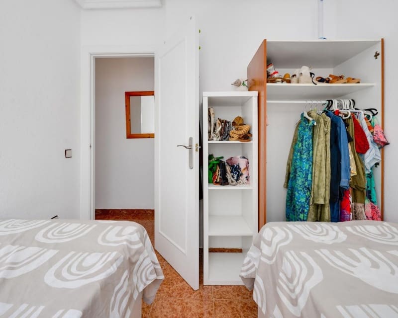 2 soverom Leilighet til salgs i Torrevieja med svømmebasseng - € 149 969 (Ref: 9966881)
